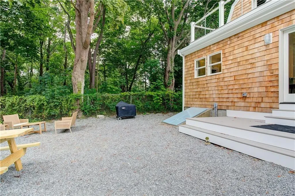 59 Melrose Avenue Jamestown RI 02835