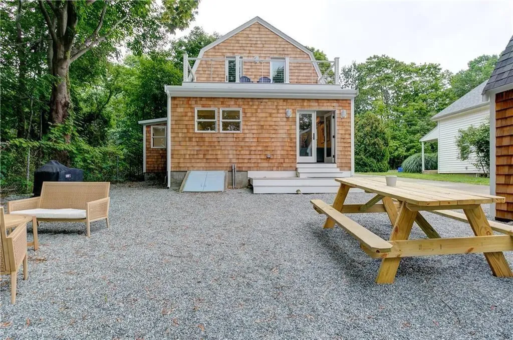 59 Melrose Avenue Jamestown RI 02835