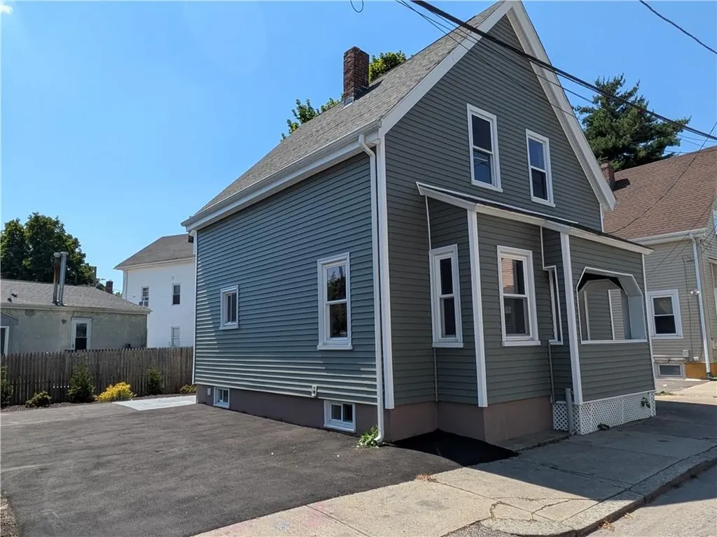 35 Lawrence Street Providence RI 02909