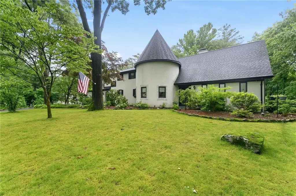 14 Maplecrest Drive Smithfield RI 02828