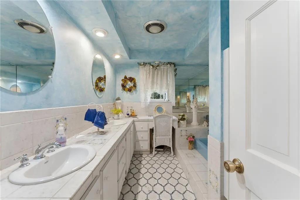 14 Maplecrest Drive Smithfield RI 02828