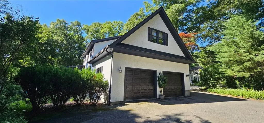 14 Maplecrest Drive Smithfield RI 02828