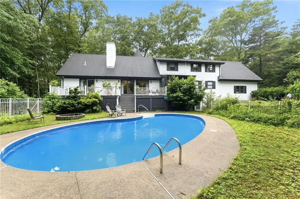 14 Maplecrest Drive Smithfield RI 02828