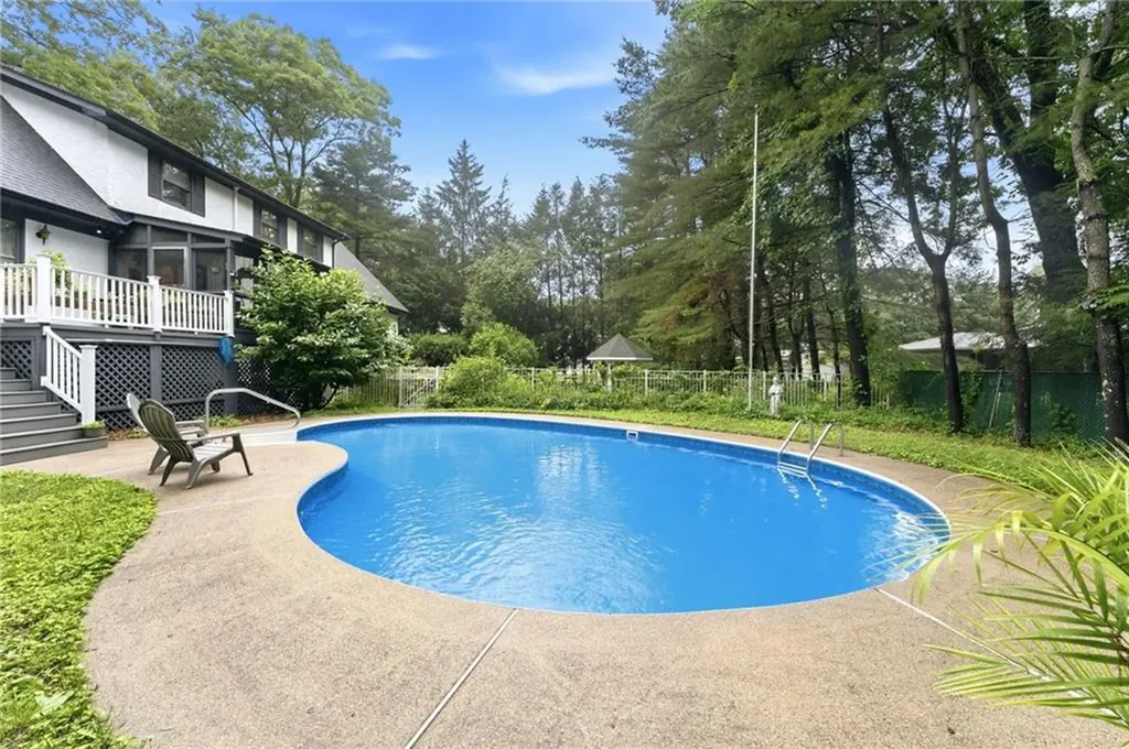 14 Maplecrest Drive Smithfield RI 02828