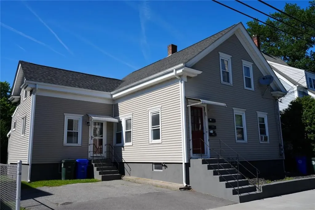 45 Cottage St Street Bristol RI 02809