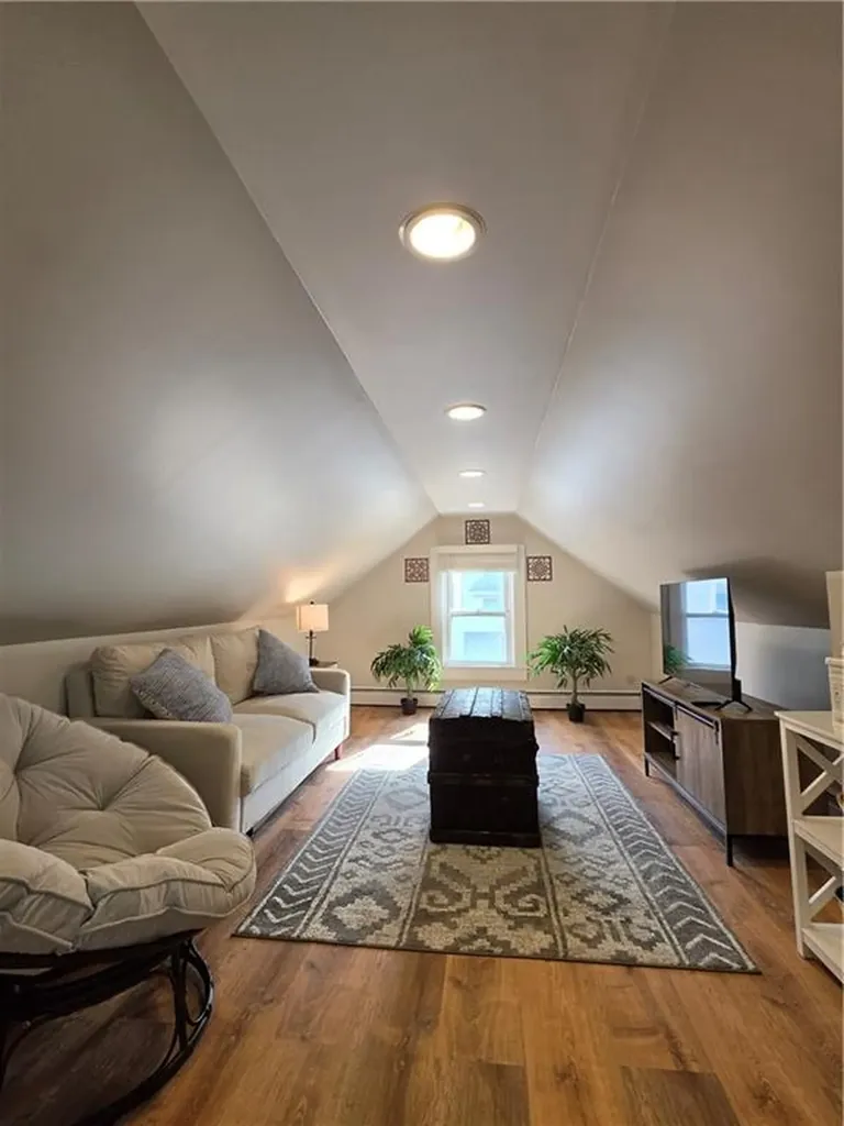 45 Cottage St Street Bristol RI 02809