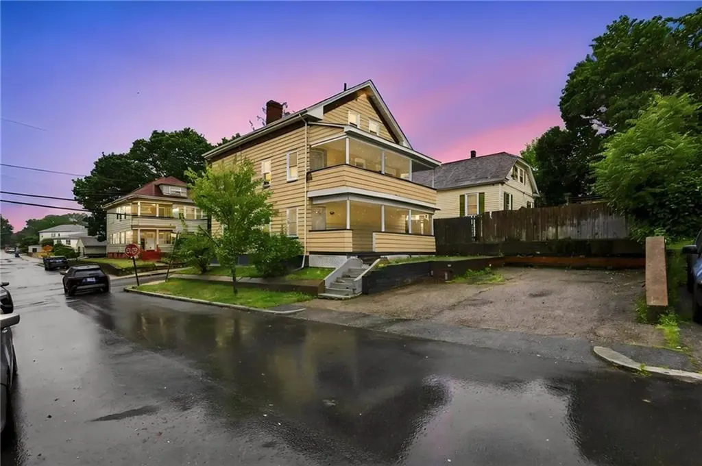 884 River Avenue Providence RI 02908