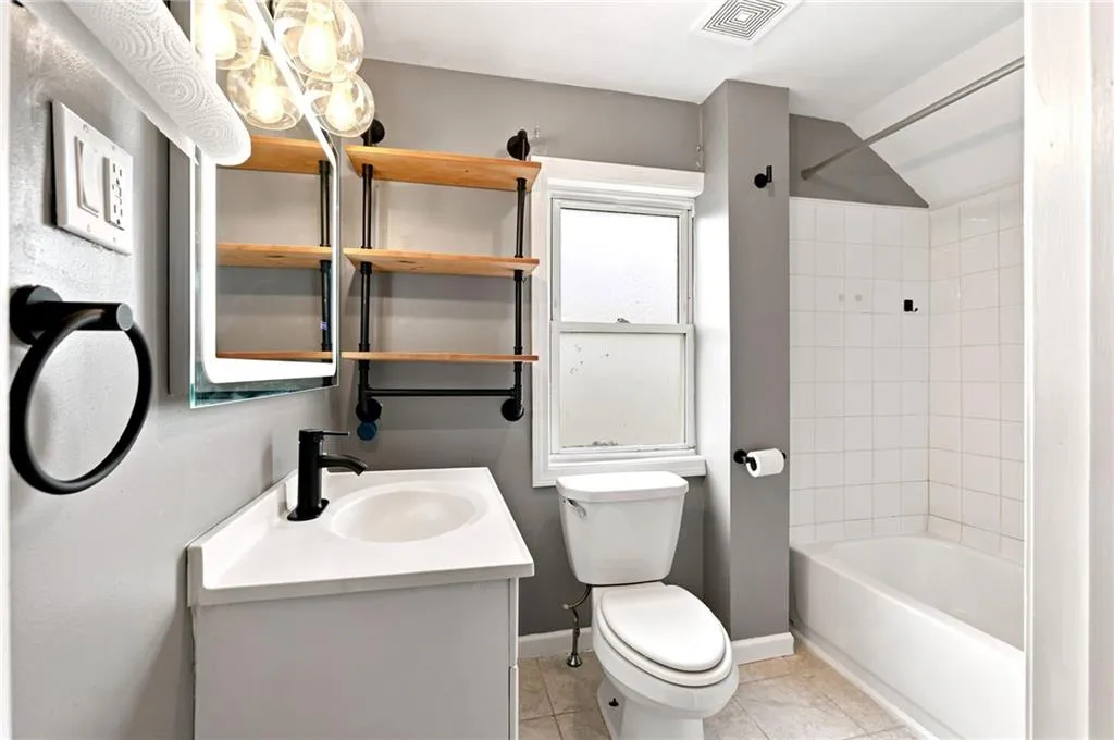 884 River Avenue Providence RI 02908