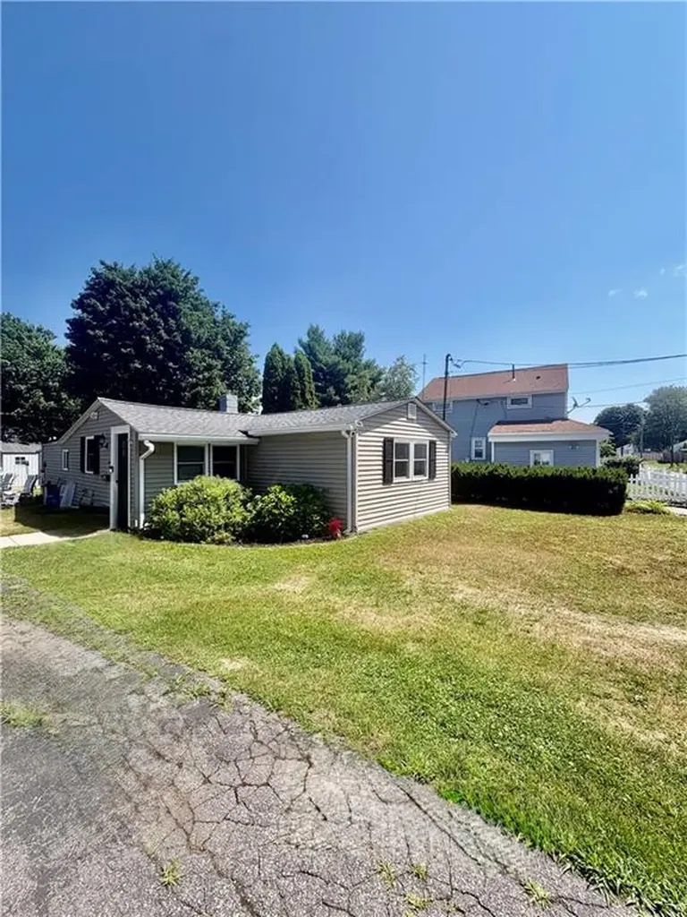 76 Dickens Street Attleboro MA 02703