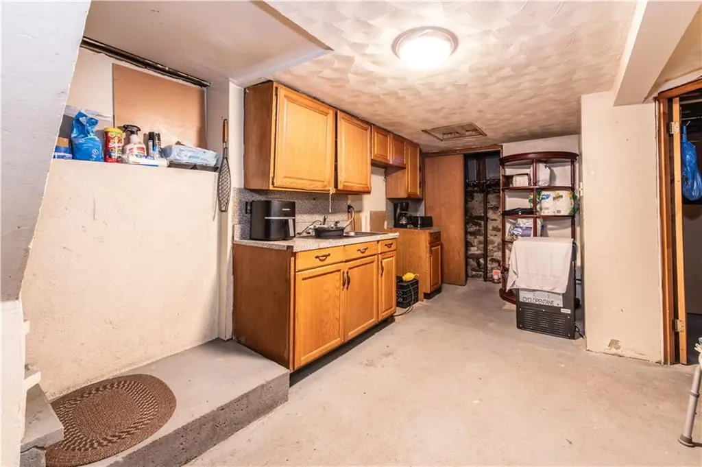 73 Trenton Street Providence RI 02906