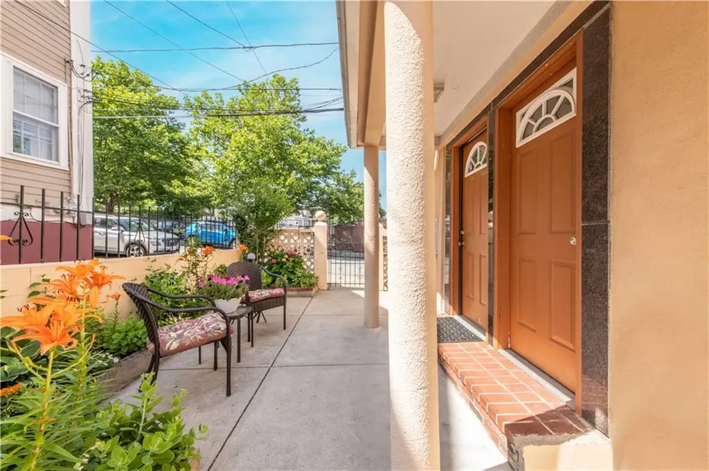 73 Trenton Street Providence RI 02906