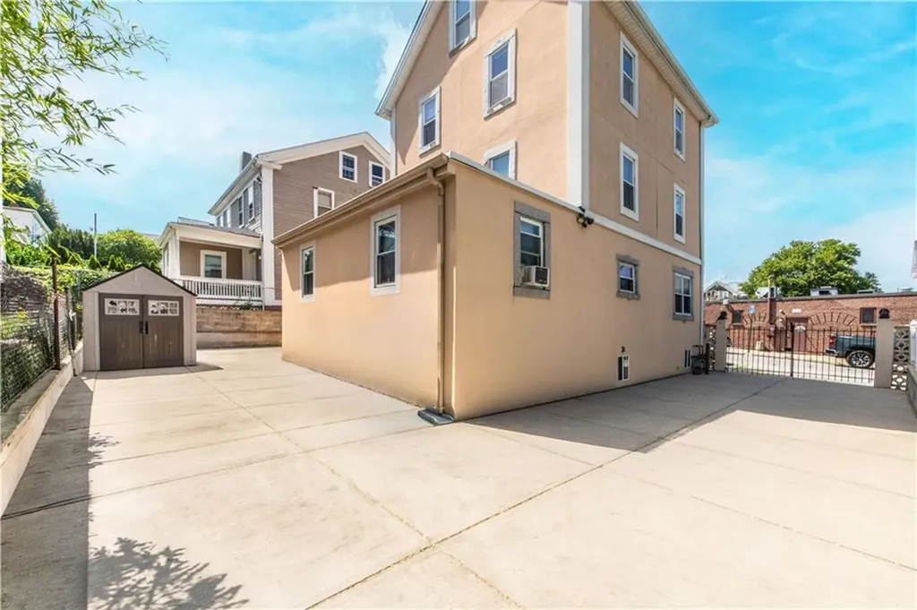 73 Trenton Street Providence RI 02906