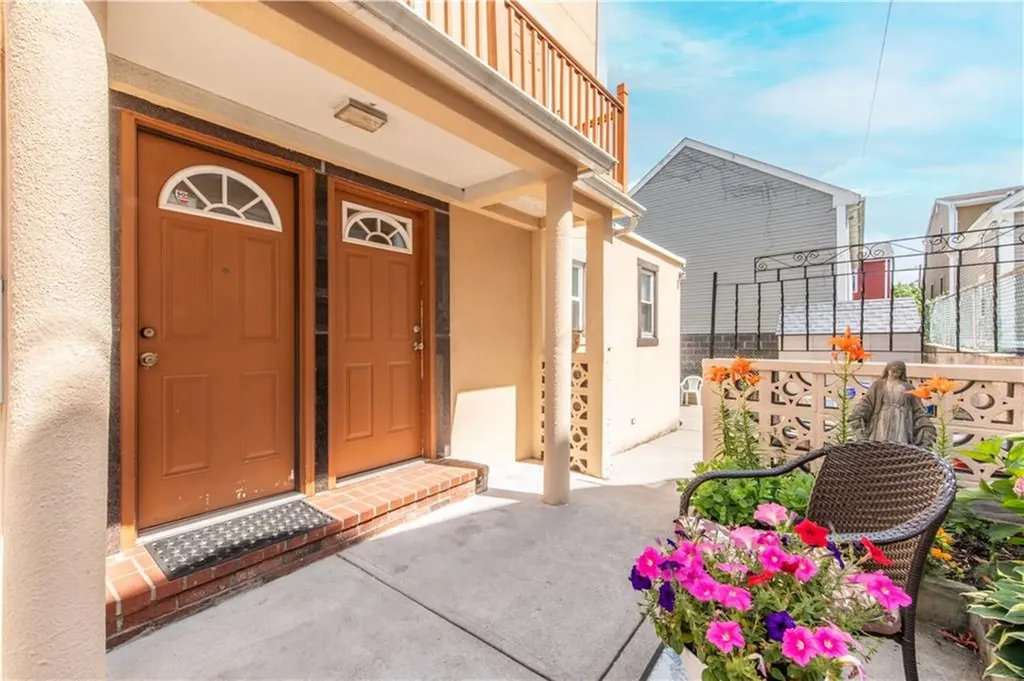 73 Trenton Street Providence RI 02906