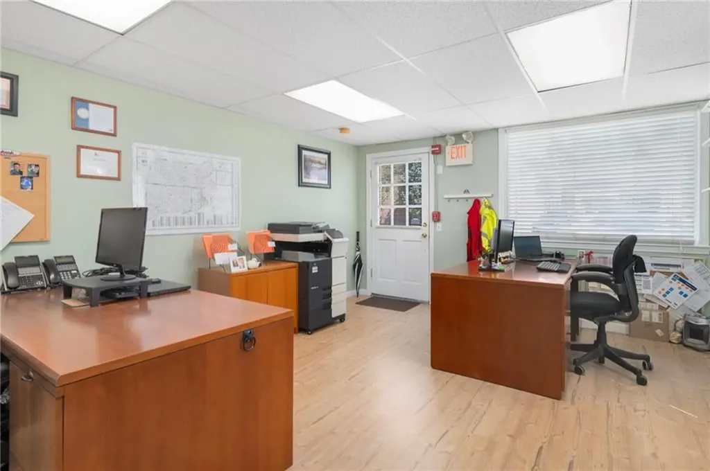 3341 Post Road Warwick RI 02886