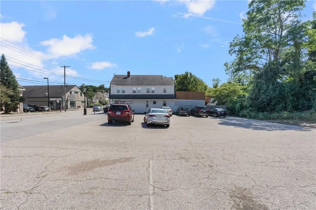 3341 Post Road Warwick RI 02886