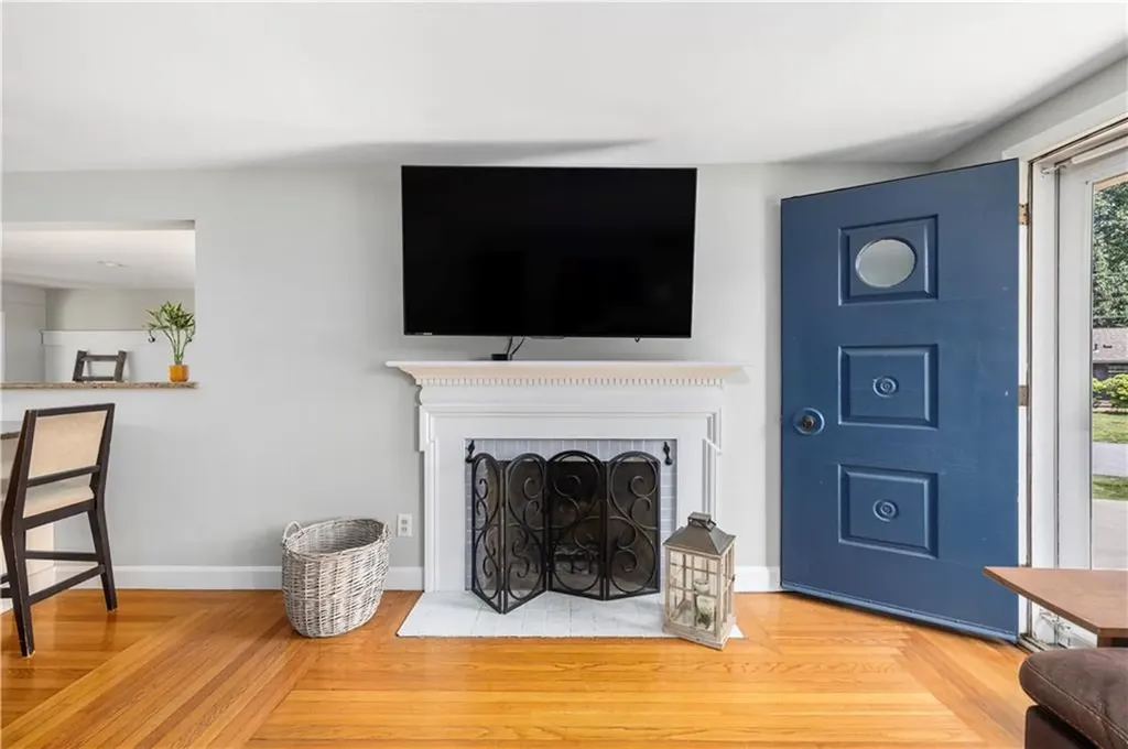 96 Redwood Drive Cranston RI 02920