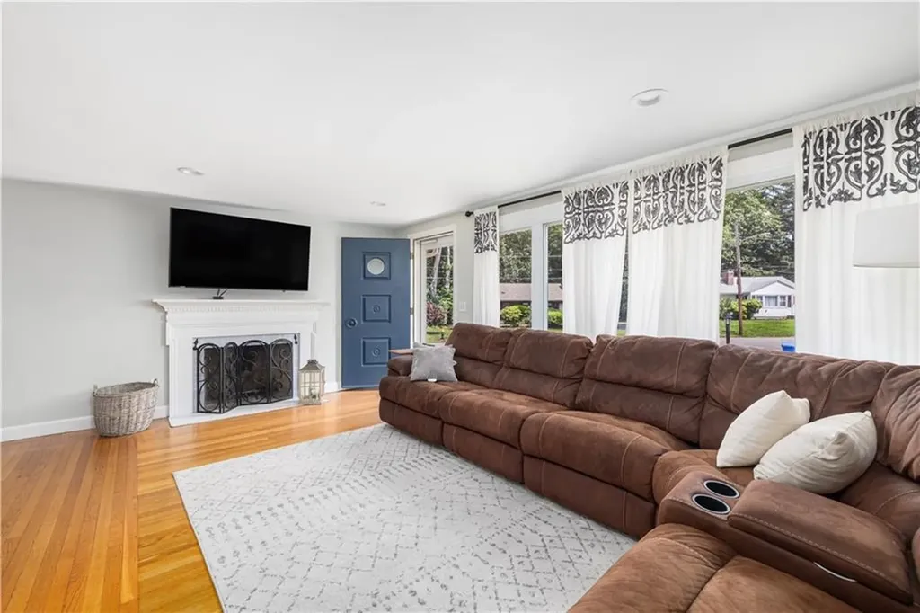 96 Redwood Drive Cranston RI 02920
