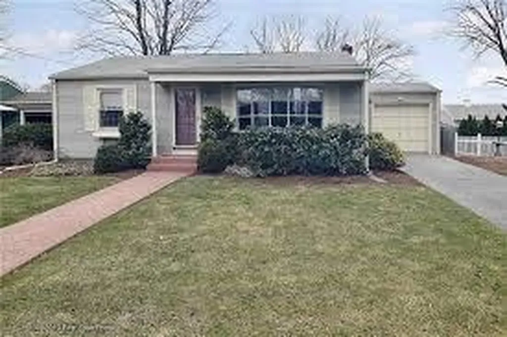 20 Deer Street East Providence RI 02916