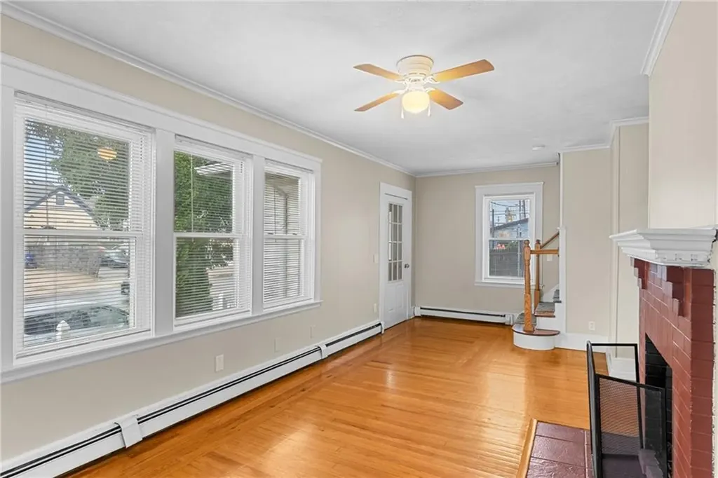 912 Narragansett Boulevard Providence RI 02905