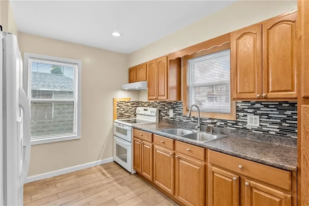 912 Narragansett Boulevard Providence RI 02905