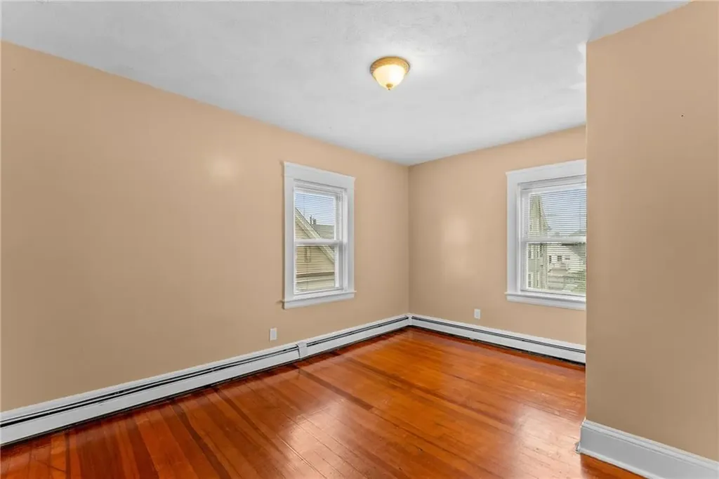 912 Narragansett Boulevard Providence RI 02905