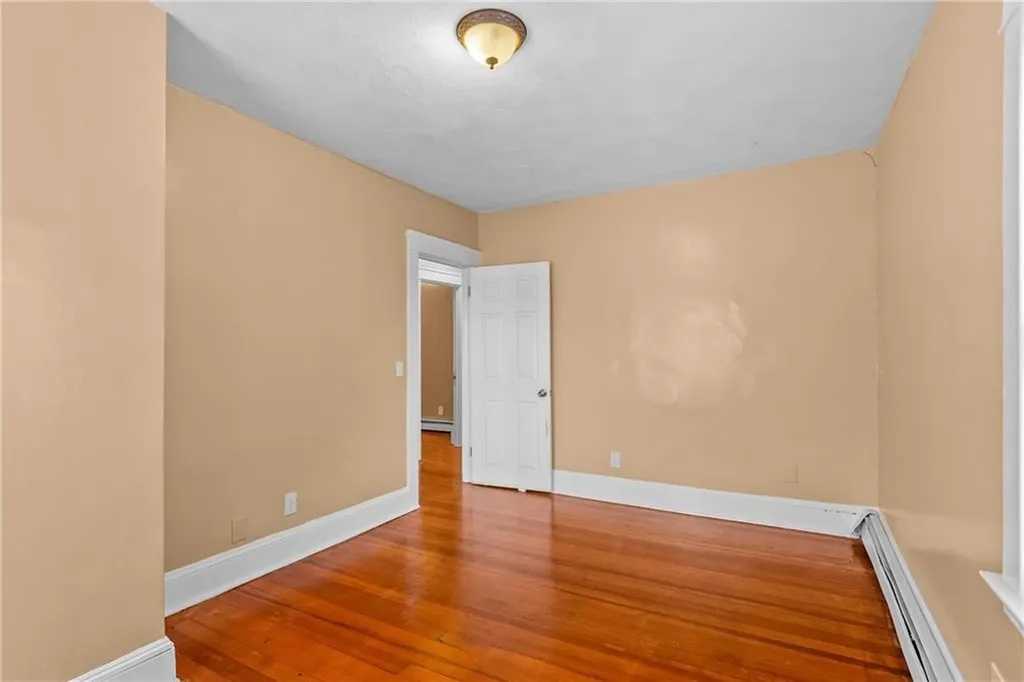 912 Narragansett Boulevard Providence RI 02905