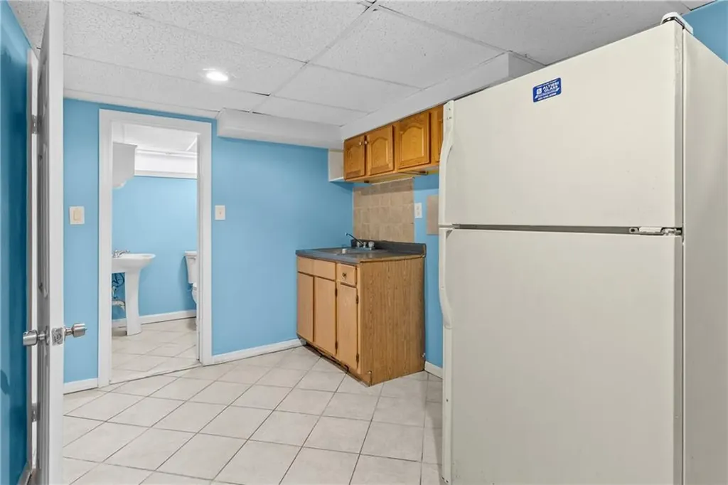 912 Narragansett Boulevard Providence RI 02905