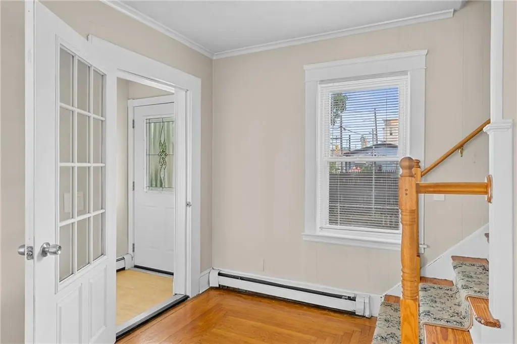 912 Narragansett Boulevard Providence RI 02905