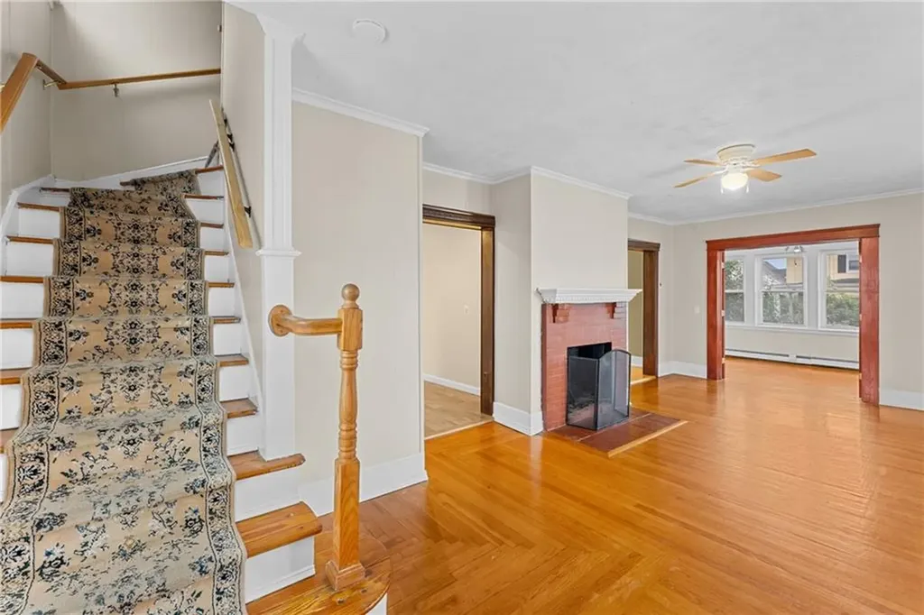 912 Narragansett Boulevard Providence RI 02905