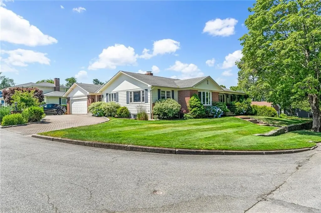 94 Greening Lane Cranston RI 02920