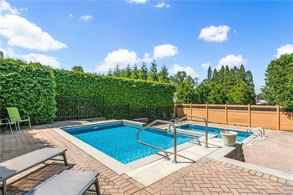 94 Greening Lane Cranston RI 02920