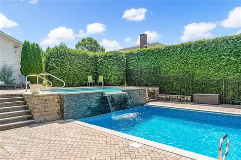 94 Greening Lane Cranston RI 02920