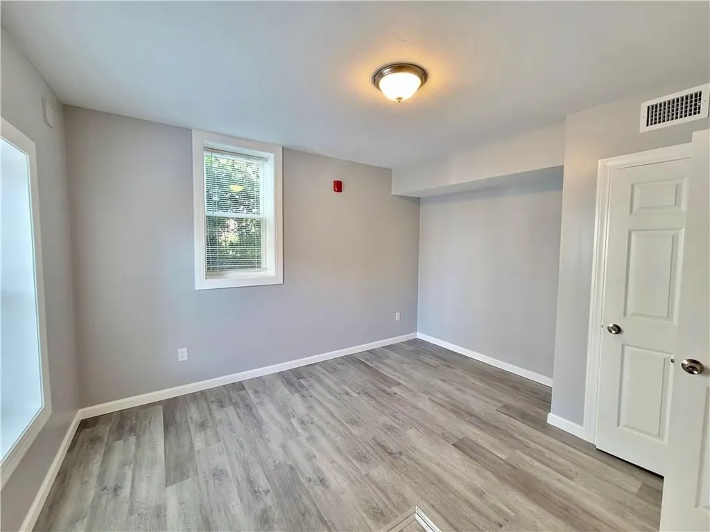 527 Charles Street Providence RI 02904
