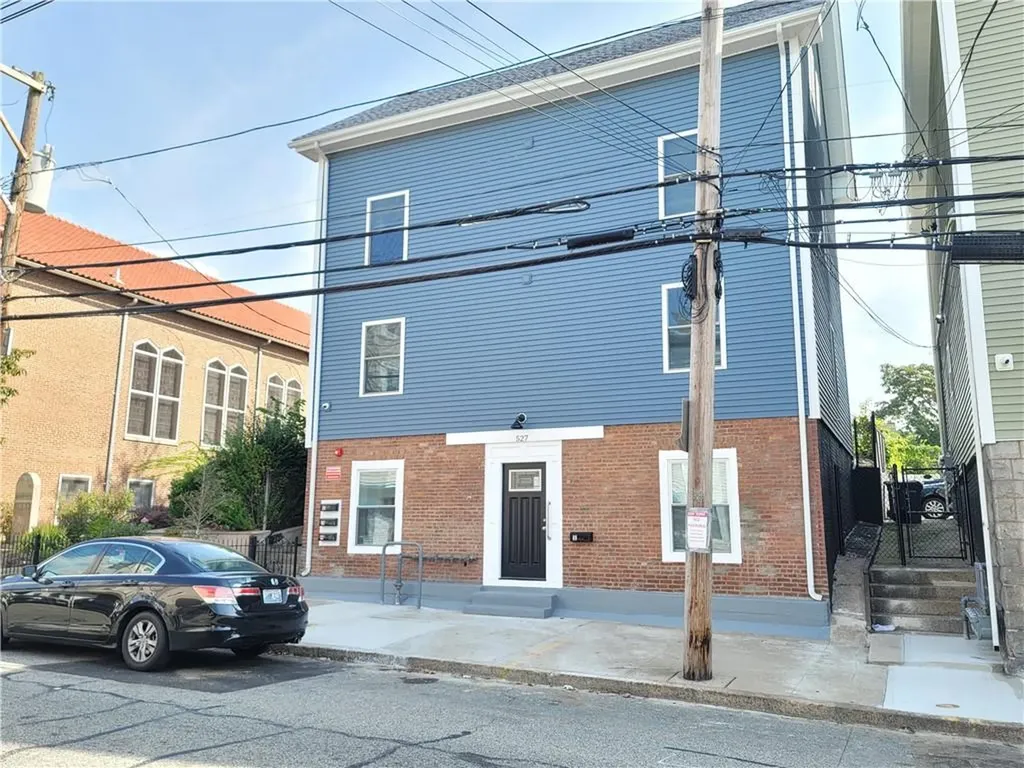 527 Charles Street Providence RI 02904