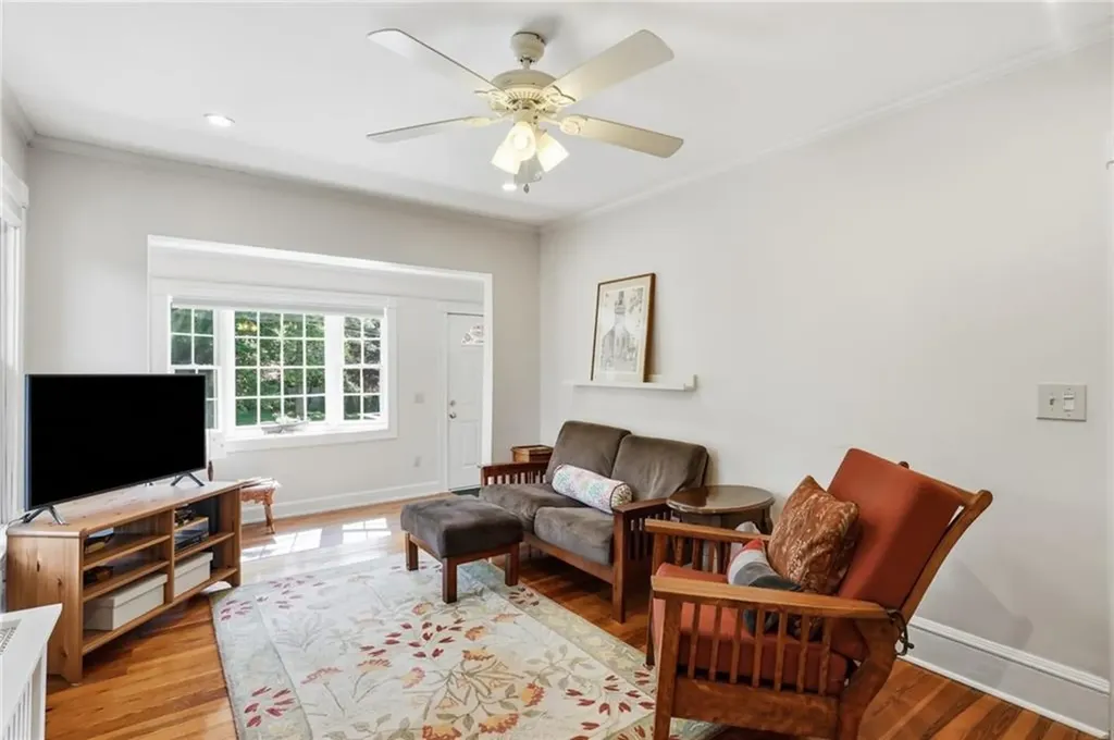 16 Brown Avenue Barrington RI 02806