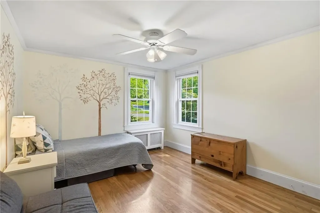 16 Brown Avenue Barrington RI 02806