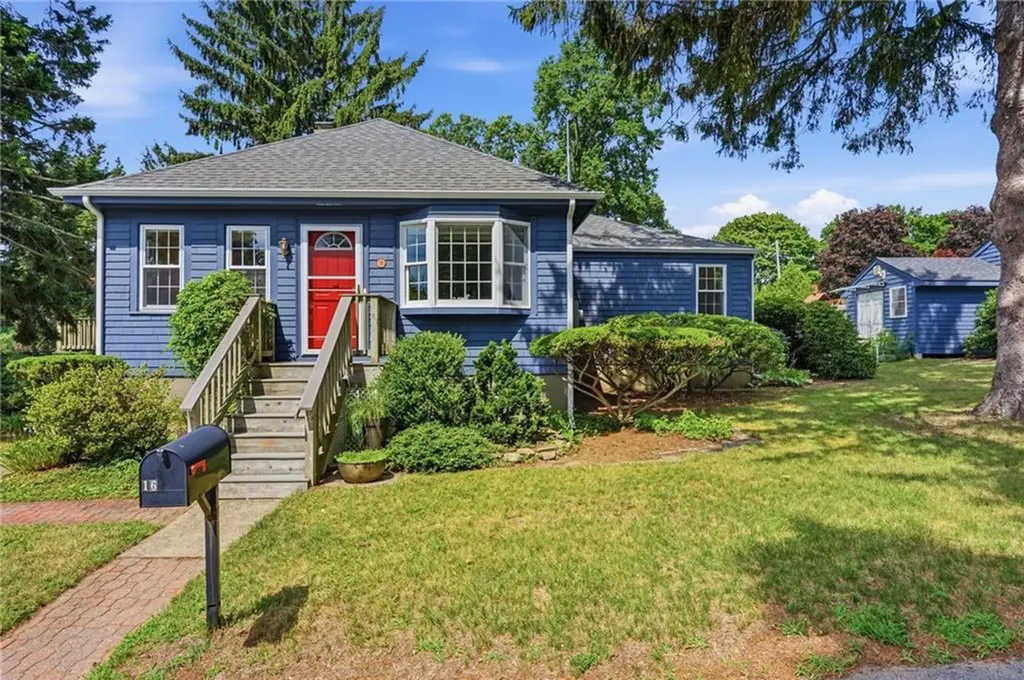 16 Brown Avenue Barrington RI 02806