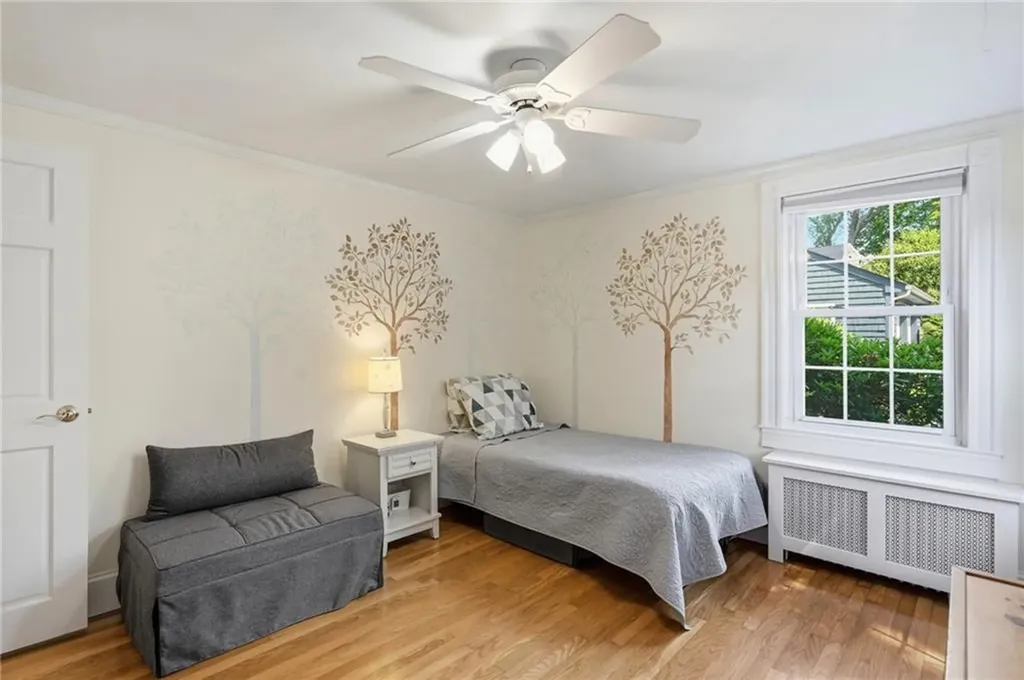 16 Brown Avenue Barrington RI 02806