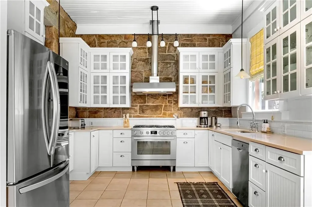 2 4 Hazard Avenue Newport RI 02840