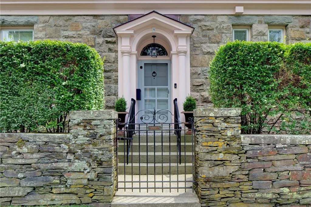 2 4 Hazard Avenue Newport RI 02840