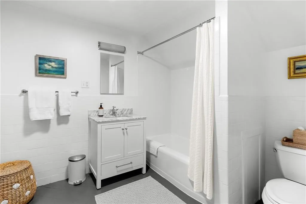 2 4 Hazard Avenue Newport RI 02840
