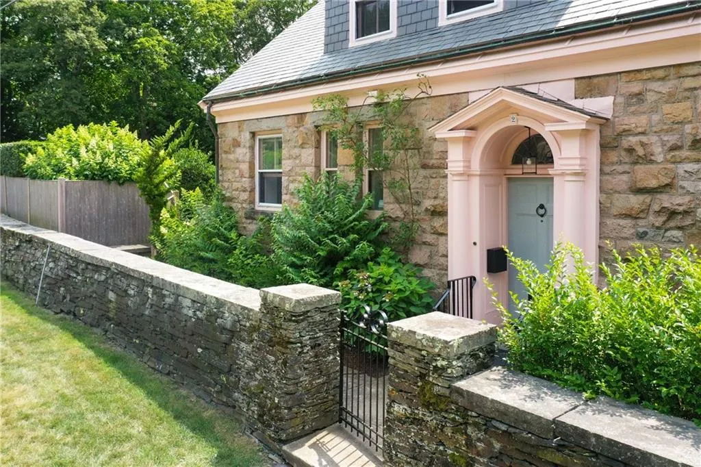 2 4 Hazard Avenue Newport RI 02840