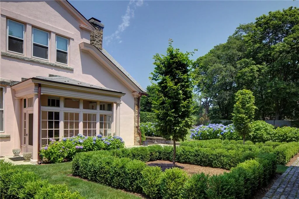 2 4 Hazard Avenue Newport RI 02840