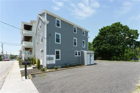 71 St Elizabeth Street Bristol RI 02809