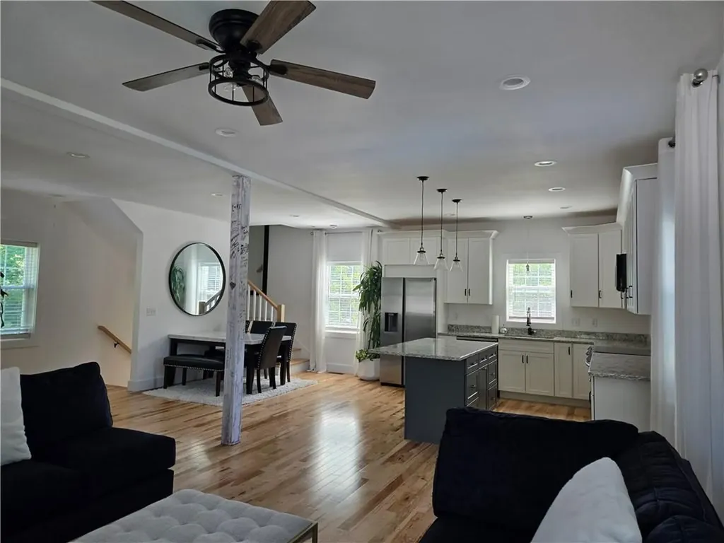 1284 Boston Neck Road Narragansett RI 02882