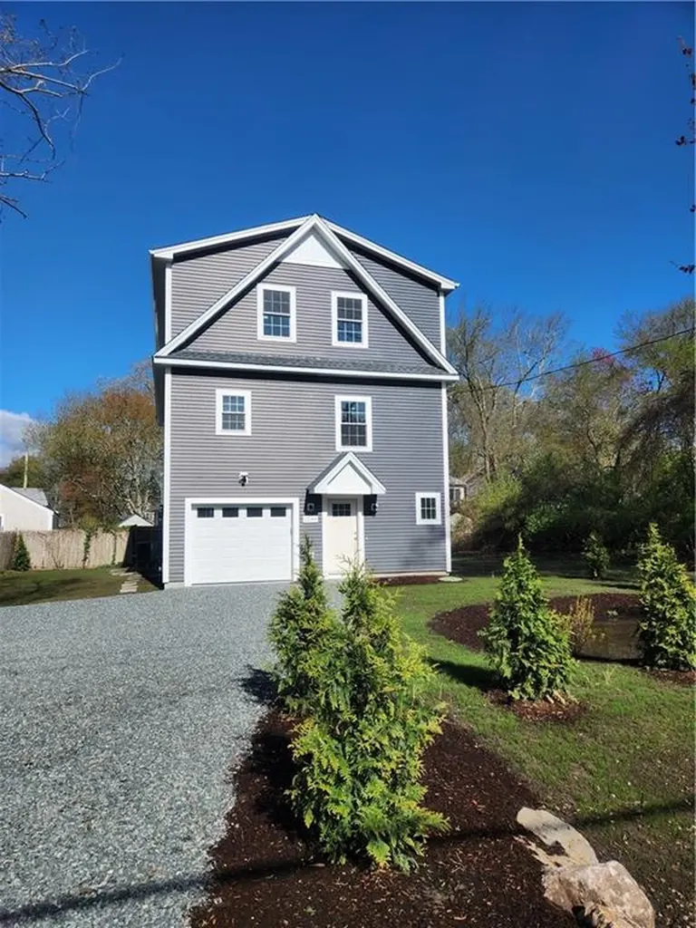 1284 Boston Neck Road Narragansett RI 02882