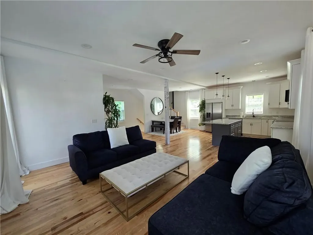 1284 Boston Neck Road Narragansett RI 02882