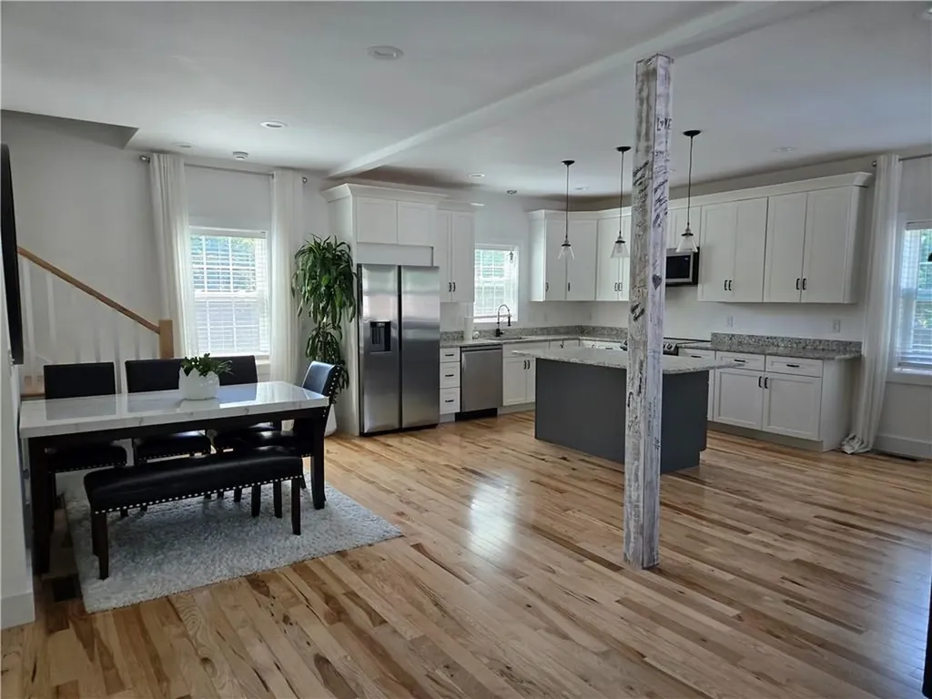 1284 Boston Neck Road Narragansett RI 02882