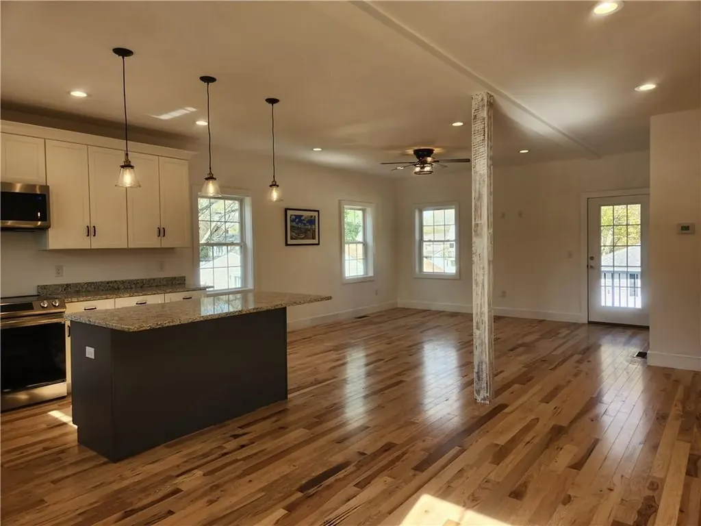1284 Boston Neck Road Narragansett RI 02882