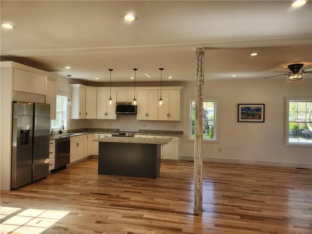 1284 Boston Neck Road Narragansett RI 02882